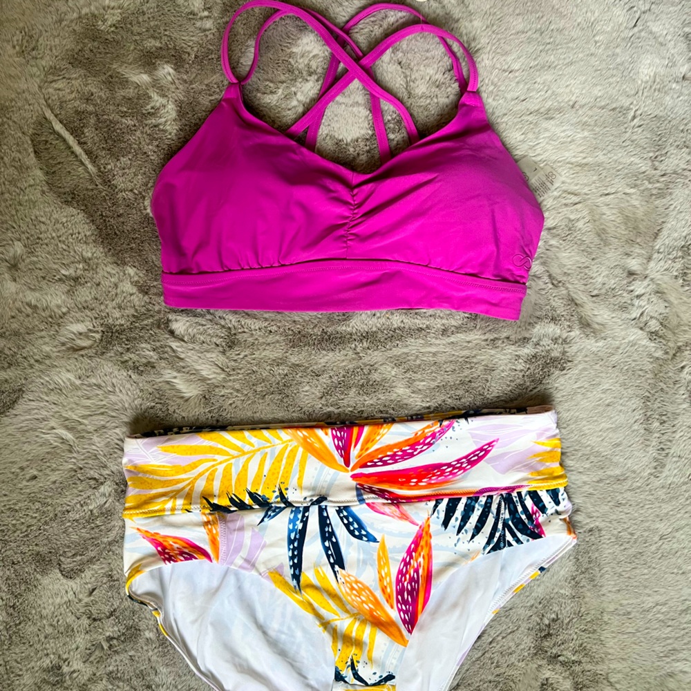CALIA by Carrie Underwood Bikini - NWT

Bikini top L 
Bikini Bottom L